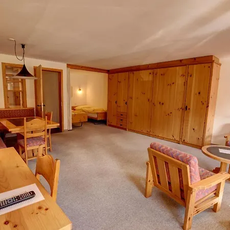 Chesa Munteratsch 1 1 2 Zimmewohnung 104 Typ D Апартаменты *